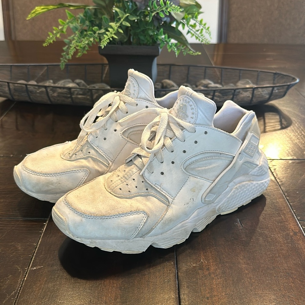 Nike Men’s Air Hurache White Size 11